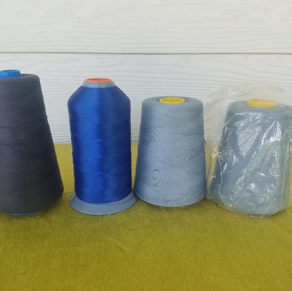 Vintage Lot Of 4 Thread Sewing Cones Blue Shades/Black Diy Vintage Craft Room - Picture 2 of 10